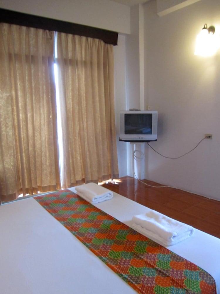 Rome Place Hotel Phuket Exteriör bild